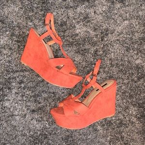 CUTE SUMMER/FALL WEDGES NEVER WORN